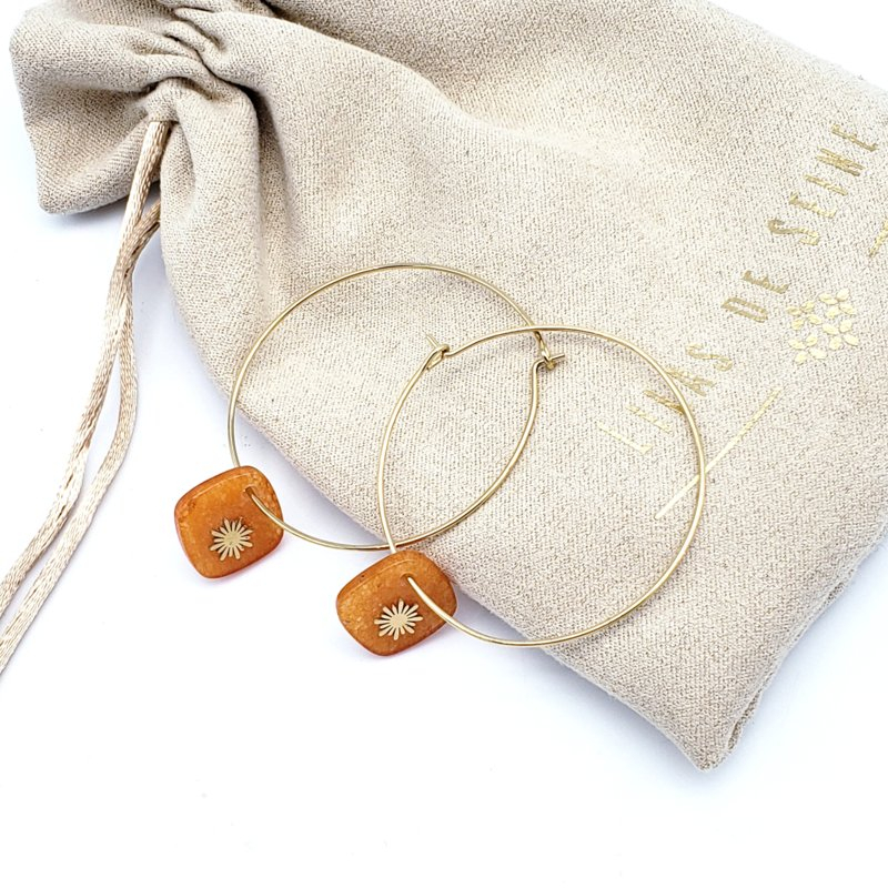 boucles d'oreilles créole en acier inoxydable et agate naturelle carré MATHILDE camel