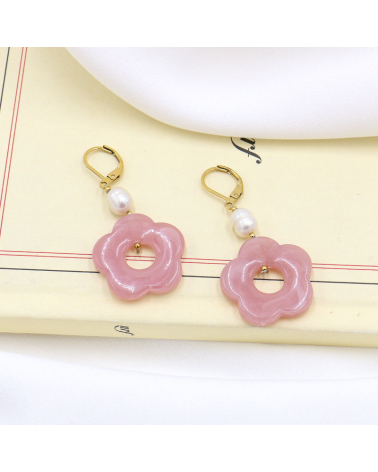 Boucles d'oreilles avec fleur en résine et perle d'eau douce ELLYA-rose
