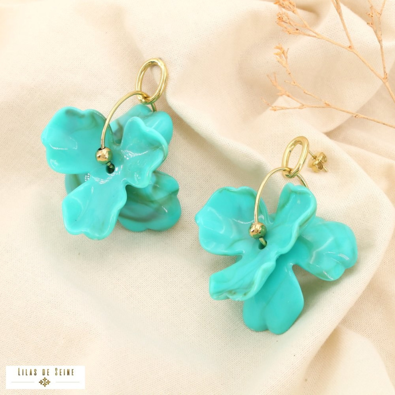 Boucles d'oreilles fleur en résine pastel AXELLE bleu ciel