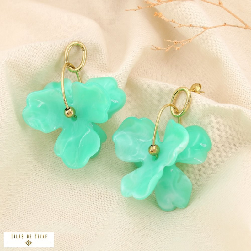 Boucles d'oreilles fleur en résine pastel AXELLE vert aqua
