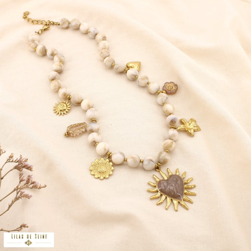 Collier bohème en résine & acier inoxydable – Charms solaires & cœur rayonnant en émail LEYNA naturel/beige
