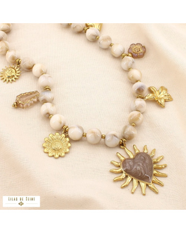 Collier bohème en résine & acier inoxydable – Charms solaires & cœur rayonnant en émail LEYNA naturel/beige