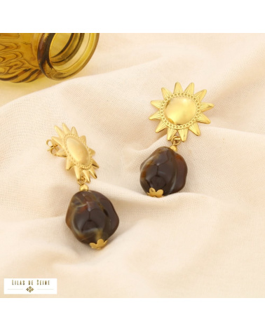 Boucles d’oreilles pendantes soleil en acier et galet en résine LARA taupe