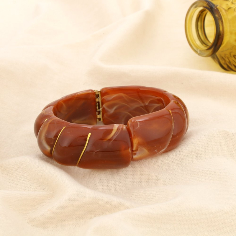 Bracelet manchette ouvrable en résine marbrée & acier inoxydable doré ELIA camel