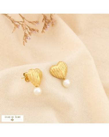 Puces d’oreille SATINE cœur en acier inoxydable – La douceur chic à la parisienne 🤍✨ doré