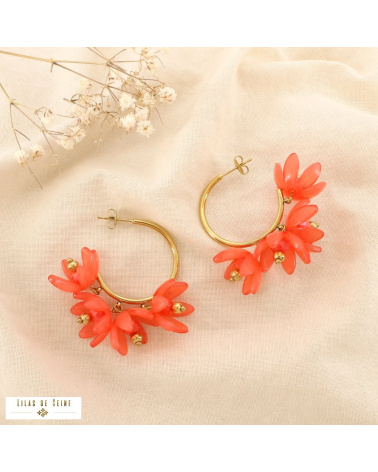 Demi-créoles acier inoxydable fleurs résine marbrée MAHAUT rouge corail