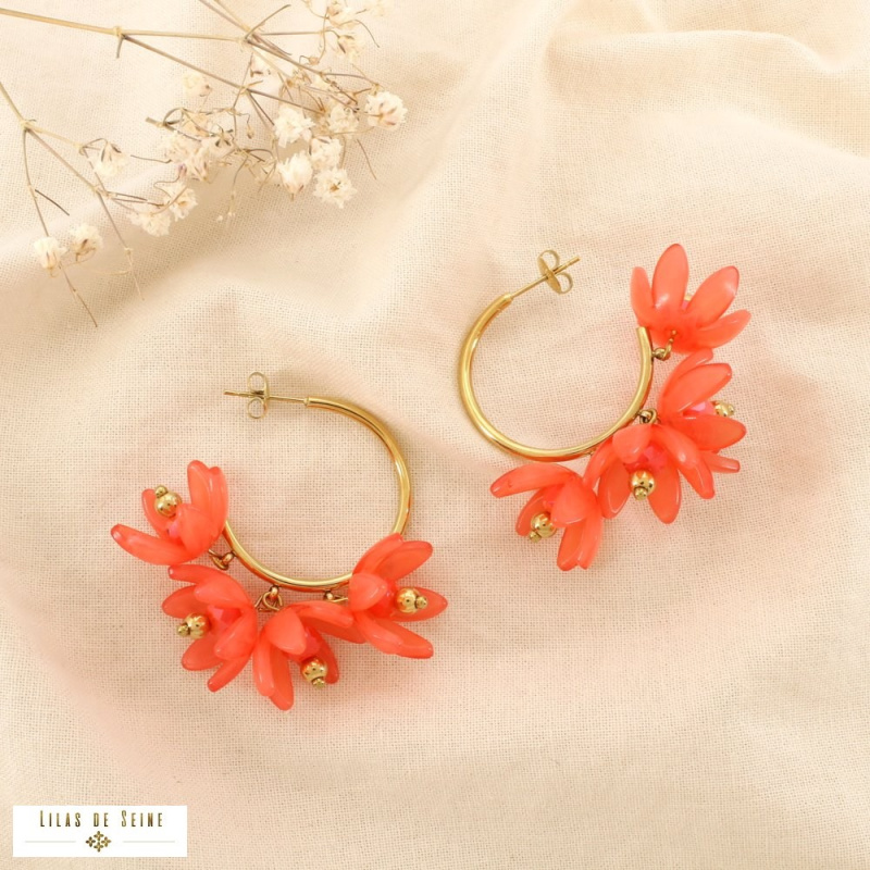 Demi-créoles acier inoxydable fleurs résine marbrée MAHAUT rouge corail